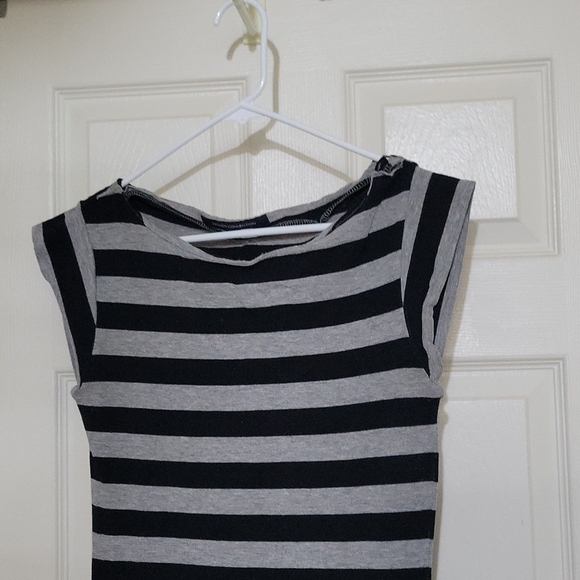 Dress - Picture 3 of 5